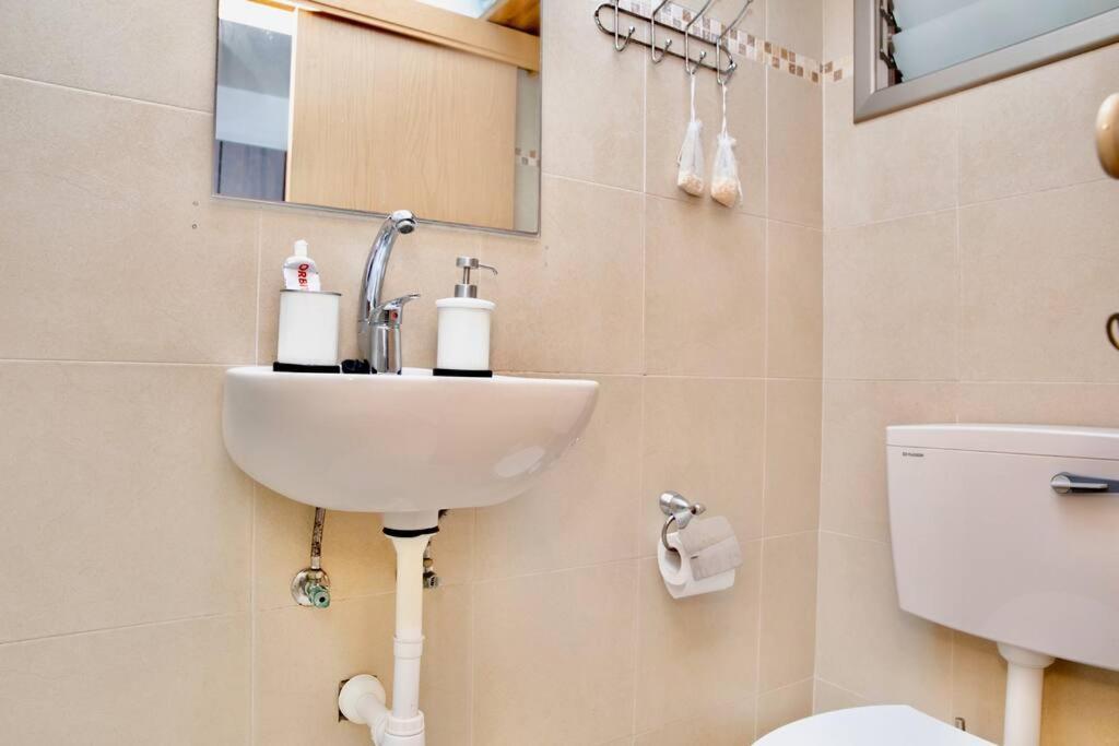 Homey Apartment Near The Beach Hadera Zewnętrze zdjęcie